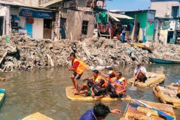 Bukti Normalisasi Sungai Kalianak Bawa Dampak Positif, Warga Gelar Lomba Dayung Meriahkan HUT ke-80 RI