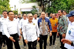 Menko Zulkifli Hasan Apresiasi Langkah Pemkot Surabaya Dalam Pembentukan Koperasi Merah Putih