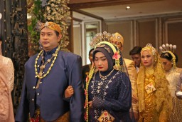 Isbat Nikah Massal Habiskan Biaya Rp 6,8 M Tanpa APBD, Wali Kota Eri : Wujud Gotong Royong Warga