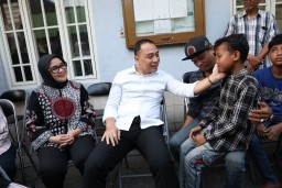 Lewat Penguatan Anak dan Orang Tua, Wali Kota Eri Cahyadi Dengarkan Curhat Anak SD yang Rindu Ayahnya