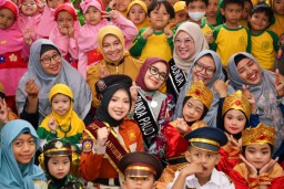 Tanamkan Disiplin Sejak Dini, Pemkot Surabaya Gelar Satpol PP Goes to PAUD