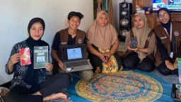 KKNT Universitas Alma Ata Dorong Digitalisasi UMKM di Desa Trisobo