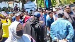 Aksi Mahasiswa Tuntut Audit APBD Surabaya Dihadang, Dituding Ada Upaya Bungkam Demokrasi