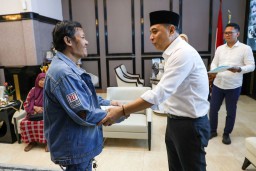 Pemkot Surabaya Bantu Tujuh Pedagang yang Lapaknya Terbakar saat Aksi Massa di Tegalsari
