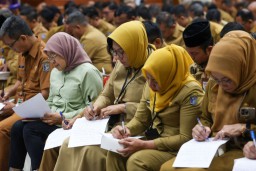 Seluruh Pegawai dan Pejabat Pemkot Surabaya Teken Komitmen Anti Pungli dan Gratifikasi