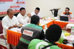Puluhan Ojol Gruduk Kantor DPD PKS Kota Surabaya, Sambat Besarnya Potongan Dan Minimnya Pelindungan