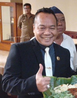 Komisi A DPRD Surabaya Minta Pemkot Tinjau Ulang Skema Baru Bantuan Pendidikan