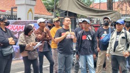 Rakyat Jawa Timur Menggugat Sampaikan Tiga Tuntutan
