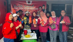 PAC PDI Perjuangan Gubeng Surabaya Gelar Aksi Bagi Sembako, Taru Sasmita: Kami Hadir Setiap Saat Rakyat Membutuhkan