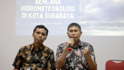 Sofa hingga Kasur Rusak Rumah Pompa Air, Pemkot Surabaya Imbau Warga Tak Buang Sampah di Sungai!