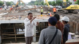 Gaspol! Wali Kota Eri Ngebutkan Proyek Rumah Pompa Prapen demi Bebaskan Surabaya Timur dari Genangan
