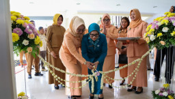 DWP Surabaya Launching Toko dan Tas Anti-Flexing, Bunda Rini Ingatkan Istri ASN Hidup Sederhana