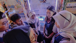 Lima Pelajar SMP Surabaya Ciptakan Robot Pendamping Anak Autis, Raih Gold