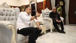 Putus Rantai DO, Pemkot Surabaya Bantu Bayar UKT Mahasiswa PTS dari Keluarga Prasejahtera