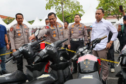 Wali Kota Eri Apresiasi Polrestabes Surabaya Gelar Bazar Pengembalian 1.050 Motor