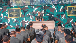Dandim 0817/Gresik Beri Pengarahan dan Bangun Kebersamaan Lewat Olah Raga Bersama