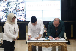 Pemkot Surabaya Tanda Tangani MoU dengan IDI Petakan Kesehatan Warga Dimulai Tingkat RW