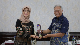 Pemkot Surabaya Raih Peringkat Pertama PIMTI Awards 2025