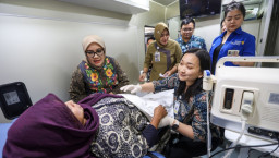 Pemkot Surabaya, Waron Hospital dan Rotary Luncurkan Mobile Clinic untuk Kesehatan Ibu dan Anak