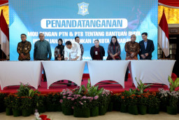 Rektor di Surabaya Puji Kebijakan Beasiswa Pemkot yang Revolusioner