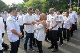 Kuatkan Tali Silaturrahmi, Wali Kota Surabaya Ajak Seluruh Jajaran Jaga Lisan dan Bantu Sesama