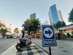 Dishub Sirabaya Tertibkan Parkir di Kawasan Peetokoan