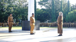 Pj Sekda Jeneponto Bertindak Sebagai Inspektur Upacara di Halaman Kantor Bupati Jeneponto