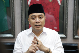 Wali Kota Eri Minta LAZ Prioritaskan Warga Miskin Surabaya