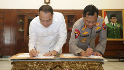 Pemlot Surabaya Serahkan Hibah Rehabilitasi Asrama Koblen