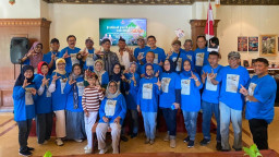 Peluncuran Buku Antologi Puisi dan Catatan Alumni Stikosa AWS Lintas Angkatan Kawah Pena Hebat