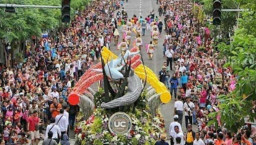 Areknom Suroboyo Sayangkan Kerusakan Taman saat Pawai Surabaya Vaganza