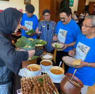 Kembalikan Estetika Kuliner Tradisional Hotel Quds Royal Luncurkan Festival Pecel Pincuk Suroboyo