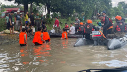 Pemkot Surabaya Gelar Patroli Sisir Sungai