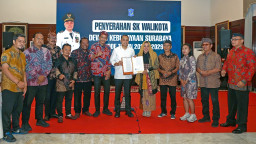 Wali Kota Eri Cahyadi Resmi Serahkan SK Dewan Kebudayaan Surabaya 2026-2029