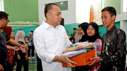 Pemkot Surabaya Beri Bantuan Pendidikan untuk 7.380 Pelajar, Siswa Swasta Terima Rp350 Ribu per Bulan