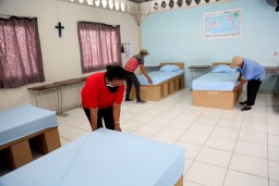 Pemkot Surabaya Terima Bantuan Peminjaman Gedung Isoman dan Tempat Tidur