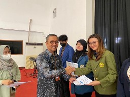 Kadispendukcapil Surabaya: Di Tangan Mereka Indonesia ke depannya