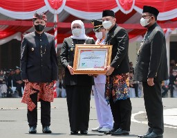 Pemkot Surabaya Raih ASN Achievement Award Tahun 2022