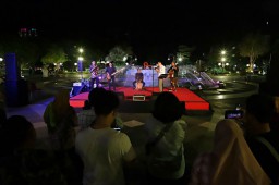 Nikmati Live Musik di Taman Surya Tiap Akhir Pekan