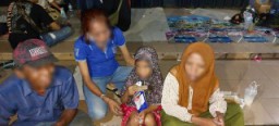 Pemkot Surabaya Bina dan Pulabgkan Dua Keluarga Pengemis Luar Daerah