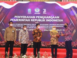 Pemkot Surabaya Raih Penghargaan Opini WTP Srmbilan Kali Berturut-turut