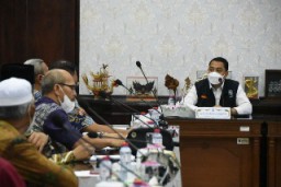 Pedagang Sampaikan Terima Kasih kepada Wali Kota Eri Cahyadi