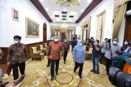 Plt Wali Kota Surabaya Bahas Antisipasi Covid-19 Pasca Libur Nataru