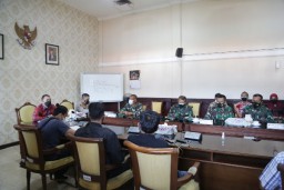 Walikota Surabaya Dengar Keluh Kesah PKL