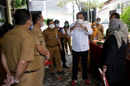 Eri Cahyadi Terus Ajak Lurah Dan Camat Bejerja Dengan Hati
