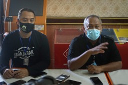 Pemkot Surabaya Bakal Distribusikan Bantuan Sembako ke Warga