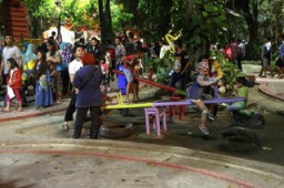 Jutaan Anak Manfaatkan Taman Kota Suroboyo