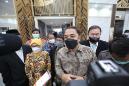 Wali Kota Eri Minta Sekolah Negeri dan Swasta Jadi Keluarga Besar