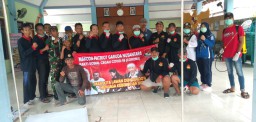 PGN Lamongan Semprotkan Disinfektan Di Karanggeneng
