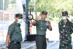 Danrem 084/BJ Meninjau Alat Sterilisasi